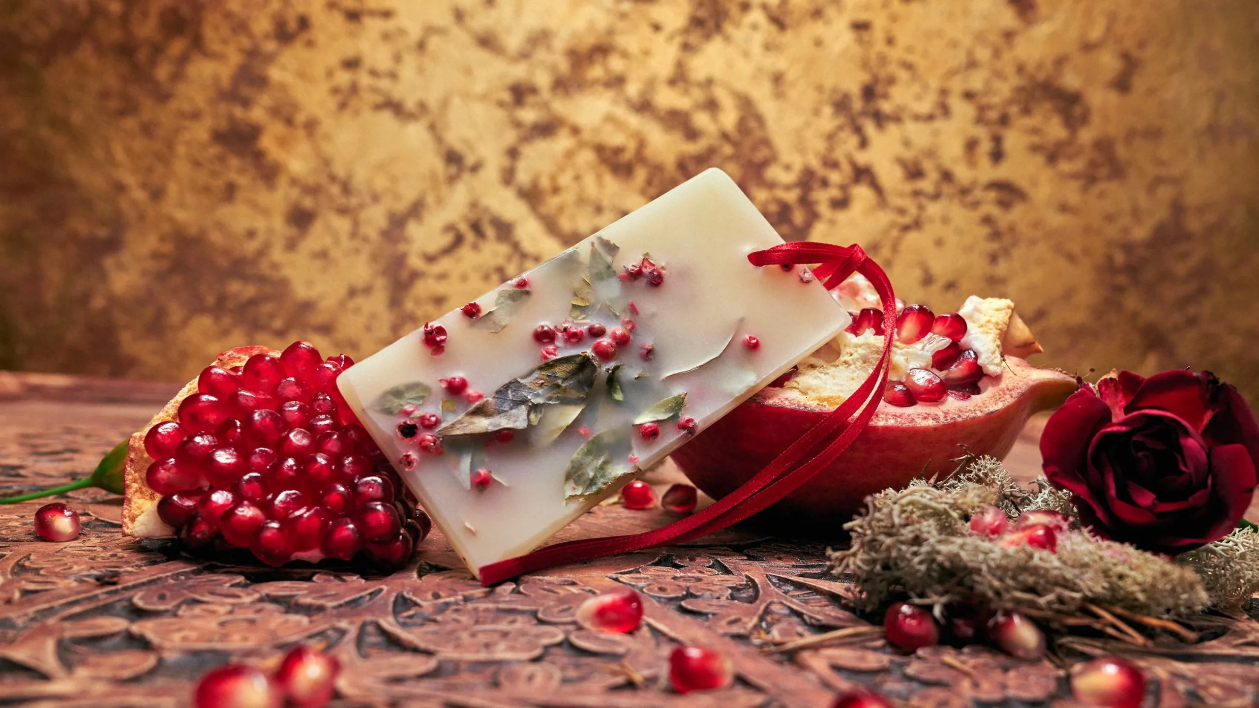 melograno_scented_wax_tablets_0.webp Santa Maria Novella Scented Wax Tablets>Melograno Scented Wax Tablets