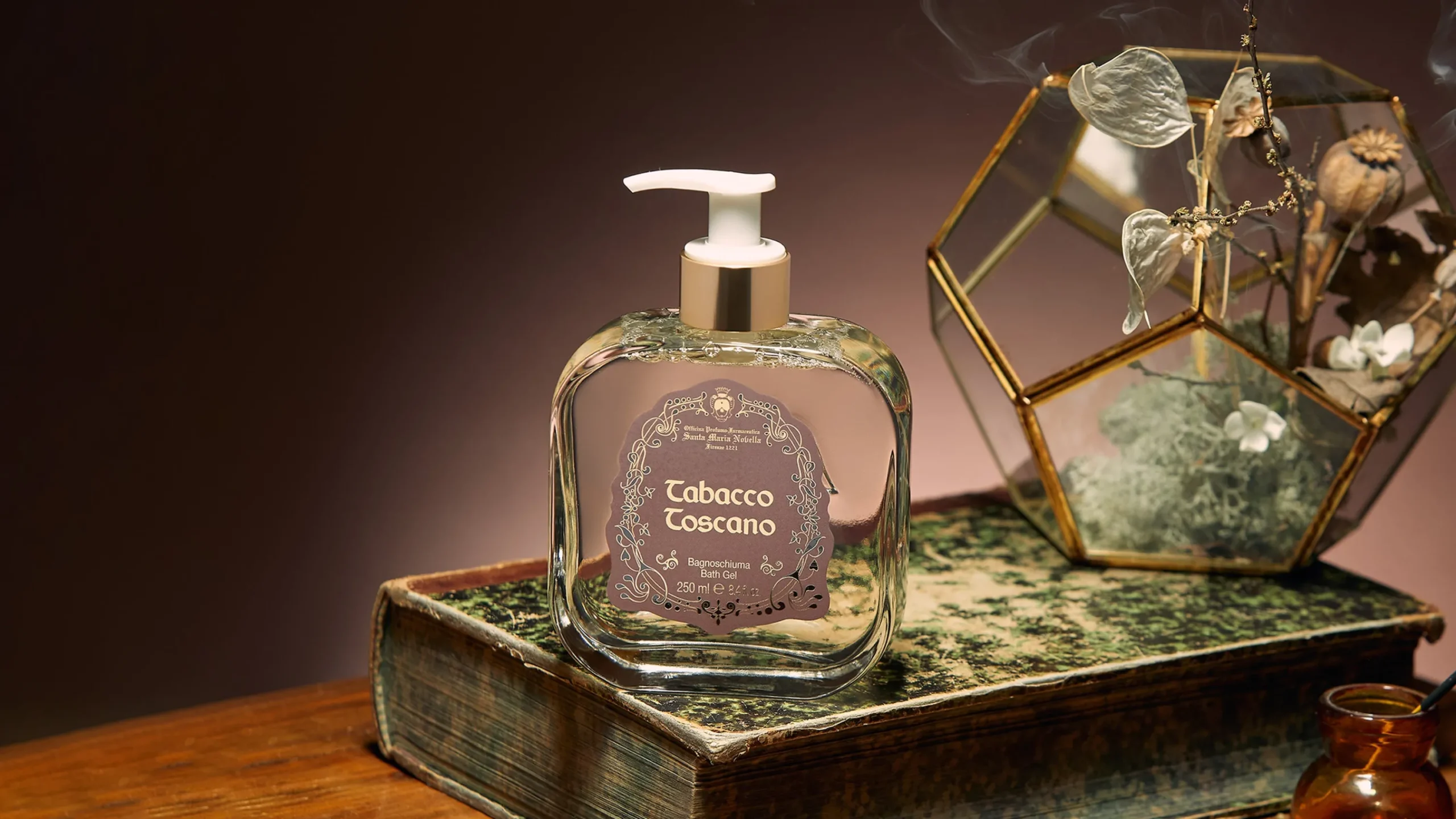 tabacco_toscano_bath_gel_0.webp Santa Maria Novella Bath Gels>Tabacco Toscano Bath Gel